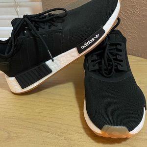 Adidas size 8 women’s NMD_R1 Primeblue